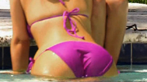 Kim Kardashian in Kourtney & Khloé Take Miami (2009-2013) Bikini Back Exposed Bikini 686899