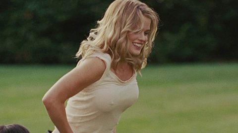 Alice Eve in Sex and the City 2 (2010) Sexy Blonde Outdoors 690088