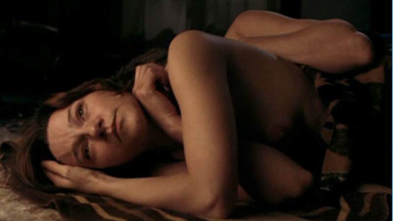 Annika Hallin Nude in Kissed by Winter. Breasts, brunette, couple. 562582