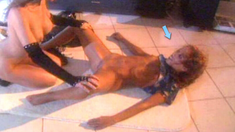 Dominique Nude as Mina's Victim #2. Breasts, Bush, brunette, legs spread. 617114