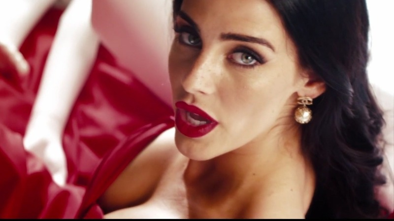 Sexiest herself Scenes. Sexy, SFW, cleavage. 747040