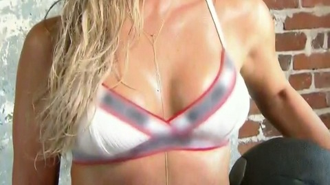 Khloe Kardashian in Keeping Up with the Kardashians (2007-2021) Sexy Underwear Blonde Photo Shoot 777822