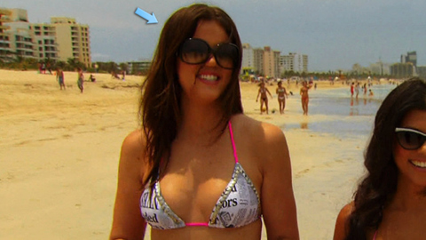 Khloe Kardashian in Kourtney & Khloé Take Miami (2009-2013) Bikini Beach Bikini 675168