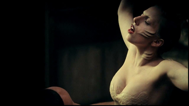 Sexiest Scenes of Herself from Yoü and I. Sexy, cleavage, fish gills. 699953