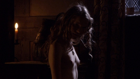 Tamzin Merchant Nude in The Tudors. Breasts, brunette, long hair. 671212