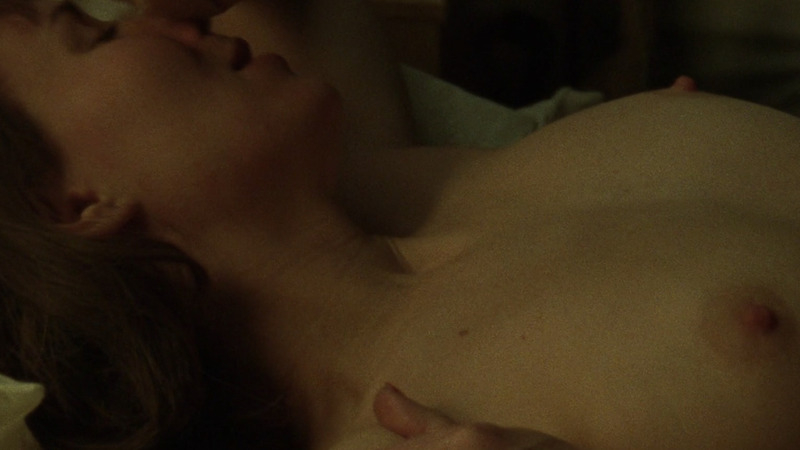 Nudes of Therese Belivet from Carol. Breasts, hard nipples, laying in bed. 783966