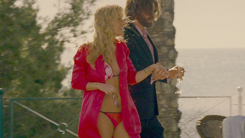 Kinsey Packard in Mr. Nice (2010) Bikini Bikini Cleavage 701045