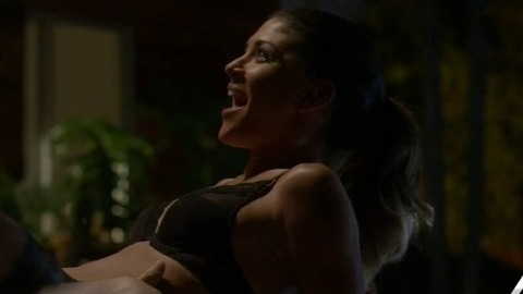 Jessica Szohr in Kingdom (2014-2017) Underwear Black Bra Couple 777451