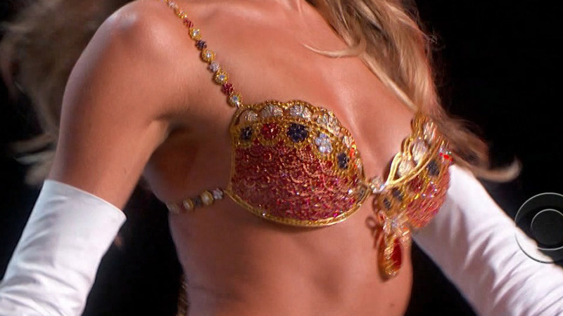 Hottest Candice Swanepoel Scene in The Victoria's Secret Fashion Show 2013. Underwear, lingerie, model. 732410