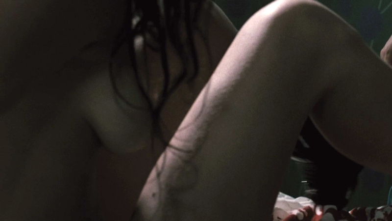 Clara Ponsot Nude in Cosimo e Nicole. Breasts, bed, brunette. 730036