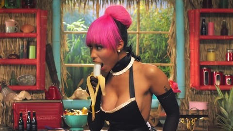 Nicki Minaj in Anaconda (2014) Sexy Apron Black 746212