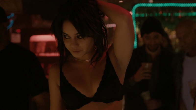 Sexiest Scenes of Cindy Paulson from The Frozen Ground. Underwear, SFW, black bra. 728969