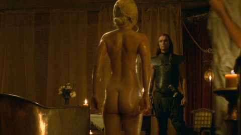 Emilia Clarke in Game of Thrones (2011-2019) Butt Bathtub Blonde 725557