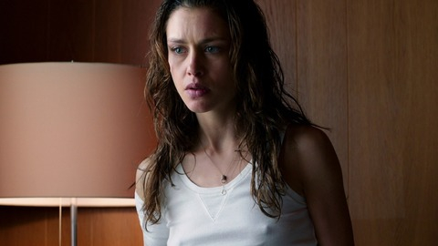 Sexiest Hannah Ware Scene in Hitman: Agent 47. Sexy, SFW, arm bandage. 782167
