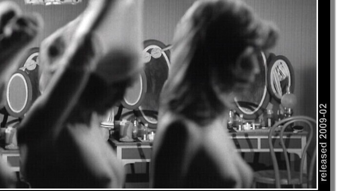 Anita Reese / Ilo Kusche from Der Kommissar Naked. Breasts, black and white, blurry. 703697