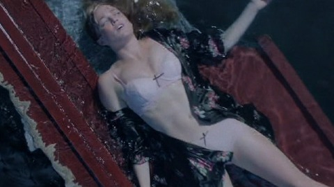 Caity Lotz in Arrow (2012-2019) Underwear Cleavage Floating Door 731430