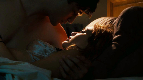 Sexiest Scenes of Lola Williams from LOL. Underwear, bed, brunette. 713429