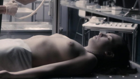 Jodie Comer Nude as Eve Gilston. Breasts, autopsy, left breast. 939608