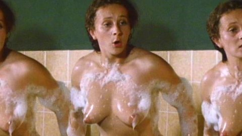 NA from Ich fühle was, was Du nicht fühlst Naked. Breasts, bathing, brunette. 717353