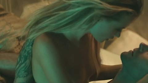 Behati Prinsloo in Maroon 5 - Animals Sexy Blonde Couple 754753