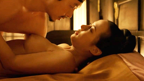 Jo Yeo-jeong in The Concubine (2012) Breasts Asian Black Hair 720681