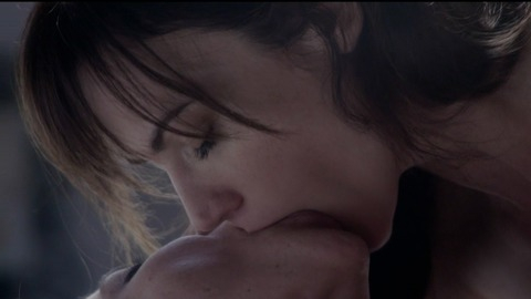 Maggie Siff in Concussion (2013) Sexy Lesbian Brunette Close Up 729918