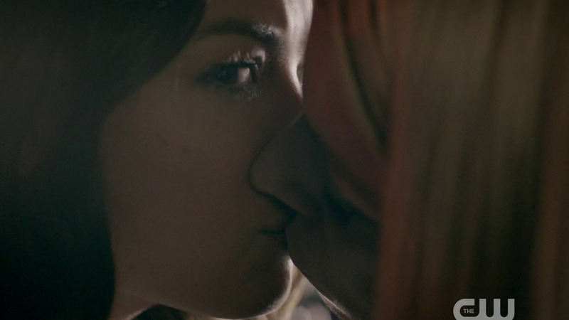 Sexiest Scenes of Nora Hildegard from The Vampire Diaries. Lesbian, Sexy, SFW, blonde and brunette. 786755