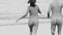 Markéta Irglová Nude in The Swell Season. Butt, beach, couple. 723226