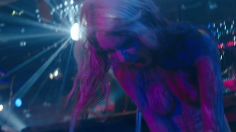 Elle Evans in Scouts Guide to the Zombie Apocalypse (2015) Breasts Blood Breasts 780719