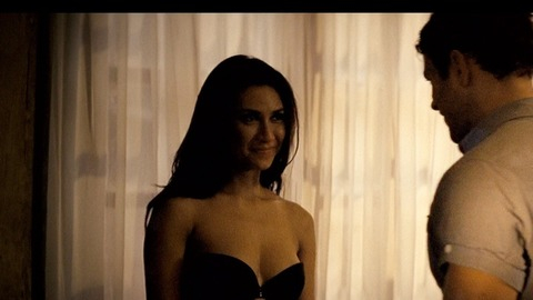 Uli Auliani in Java Heat (2013) Underwear Black Bra Cleavage 729068