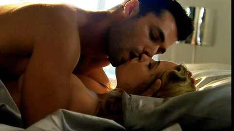 Sanne Vogel in Verliefd op Ibiza (2013) Sexy Bed Couple 725942