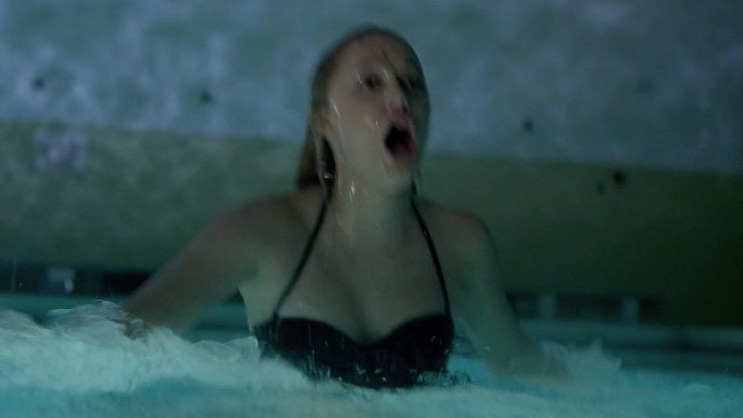 Sexiest Maika Monroe Scene in It Follows. Sexy, SFW, black bikini. 768763
