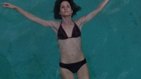 Stephanie Szostak in Satisfaction (2014-2015) Bikini Sexy Bikini Brunette 745295