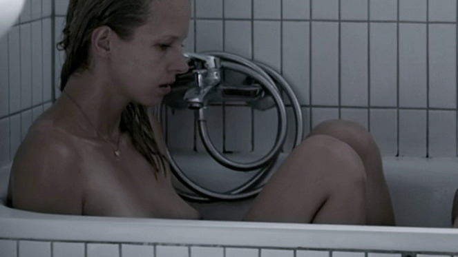 Marta Nieradkiewicz Nude in Floating Skyscrapers. Breasts, couple in tub, left breast. 806806