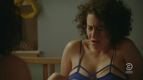 Ilana Glazer in Broad City (2014-2019) Underwear Sexy Sfw 759853
