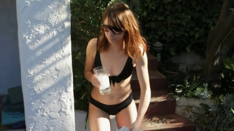 Dolly Wells in Doll & Em (2014) Bikini Big Sunglasses Bikini 736780