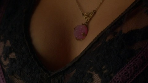 Olivia Cooke in Bates Motel (2014-2017) Sexy Clevage Sexy 760395