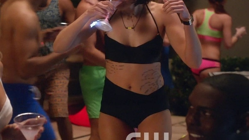 Sexiest Scenes of Sophia from Star-Crossed. Bikini, SFW, Tattoos. 738251