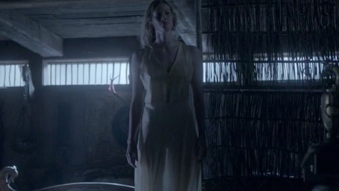 Hottest Alyssa Sutherland Scene in Vikings. Sexy, SFW, bedroom. 760310