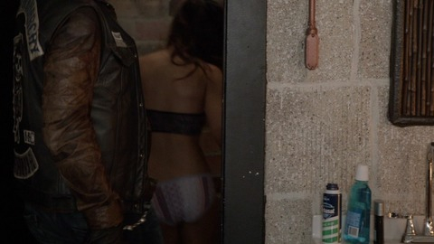 Minnie Scarlet in Sons of Anarchy (2008-2014) Underwear In Background Sfw 761899