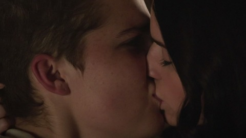 Elise Eberle in Salem (2014-2017) Sexy Lesbian Dark Hair Freckles 740203