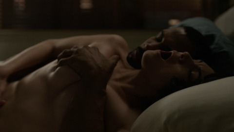 Lela Loren in Power (2014-2020) Sexy Arm Covering Breasts Cleavage 763616