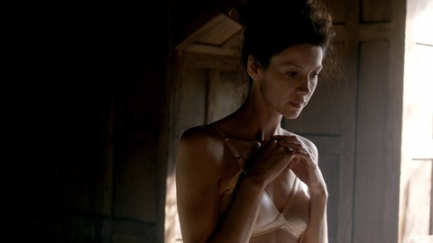 Caitríona Balfe in Outlander (2014) Underwear Black Hair Bra 759114