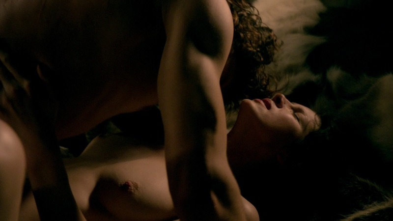 Caitríona Balfe Naked in Outlander. Breasts, couple in bed, in bed. 759133