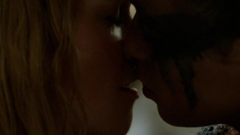 Eliza Taylor in The 100 (2014-2020) Sexy Lesbian Blonde Brunette 758692