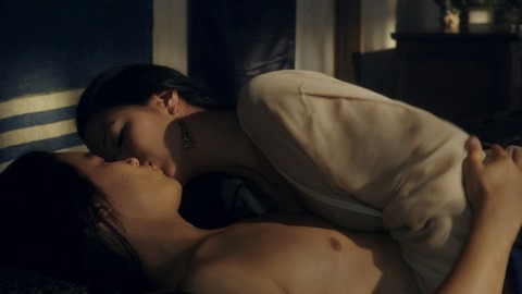 Vanessa Vanderstraaten in Marco Polo (2014-2016) Sexy Couple In Bed Couple Kissing 754000