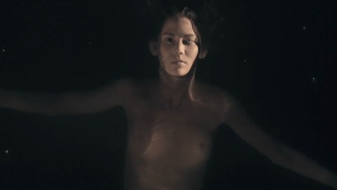 Erin Langdon Nude in The Smashing Pumpkins - Being Beige. Breasts, breasts under water, floating. 756431