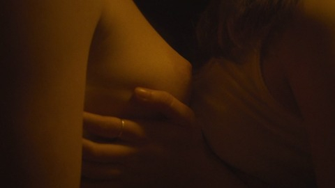 Madeleine Waters in The Diary of a Teenage Girl (2015) Breasts Breasts Close Up 781276
