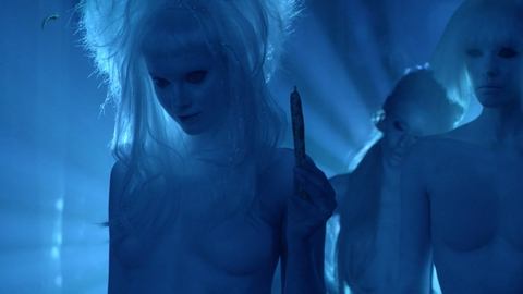 Luize Salmgrieze in Man Seeking Woman (2015-2016) Sexy Aliens Blue 758199