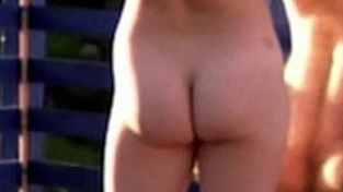 Courtney Abbott Nude in Act Naturally. Butt, barefoot, curly hair. 783082